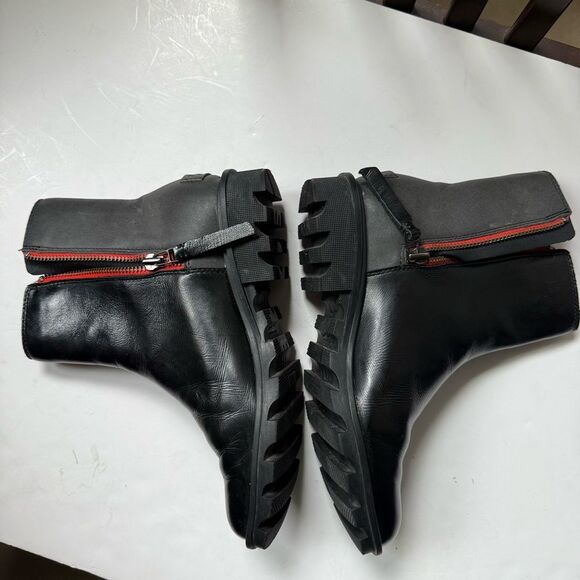 Sorel Phoenix Zip Waterproof Lug Sole Boot in Patent Black 8 - Picture 8 of 15